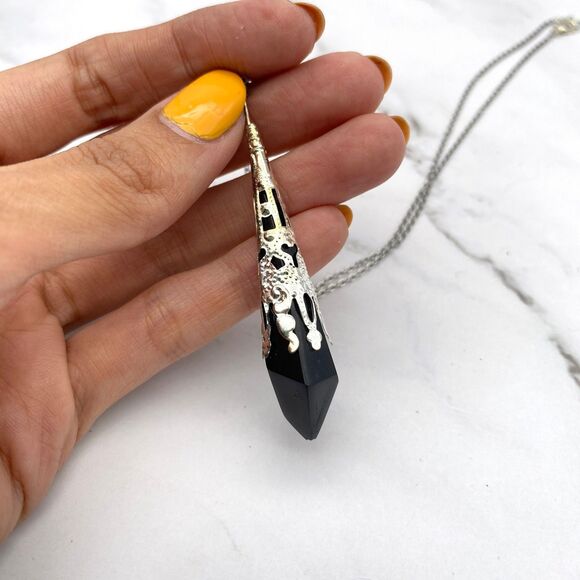 Black Resin Pendulum Necklace - Picture 4 of 10